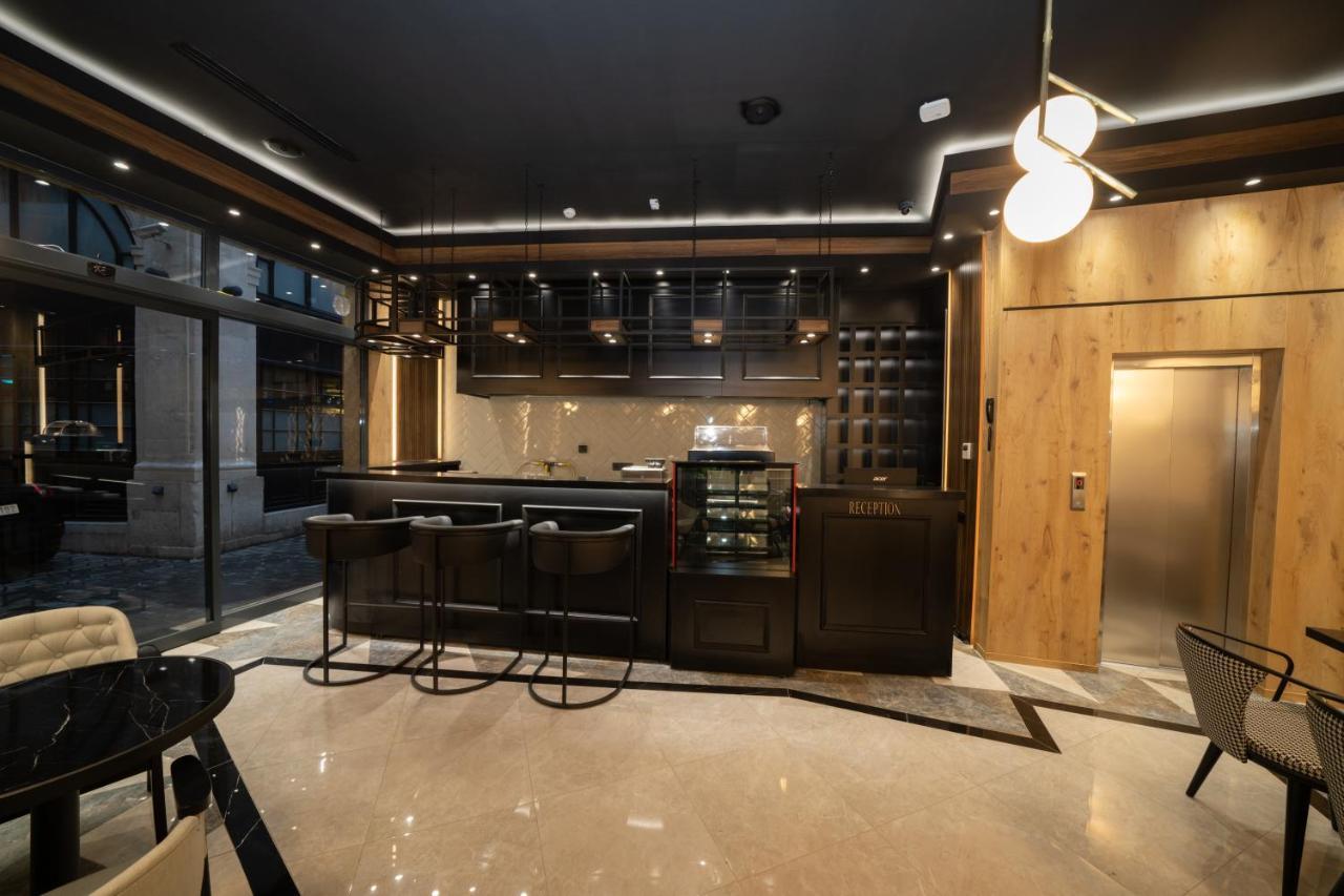 Fama Karakoey Hotel Istanbul Bagian luar foto