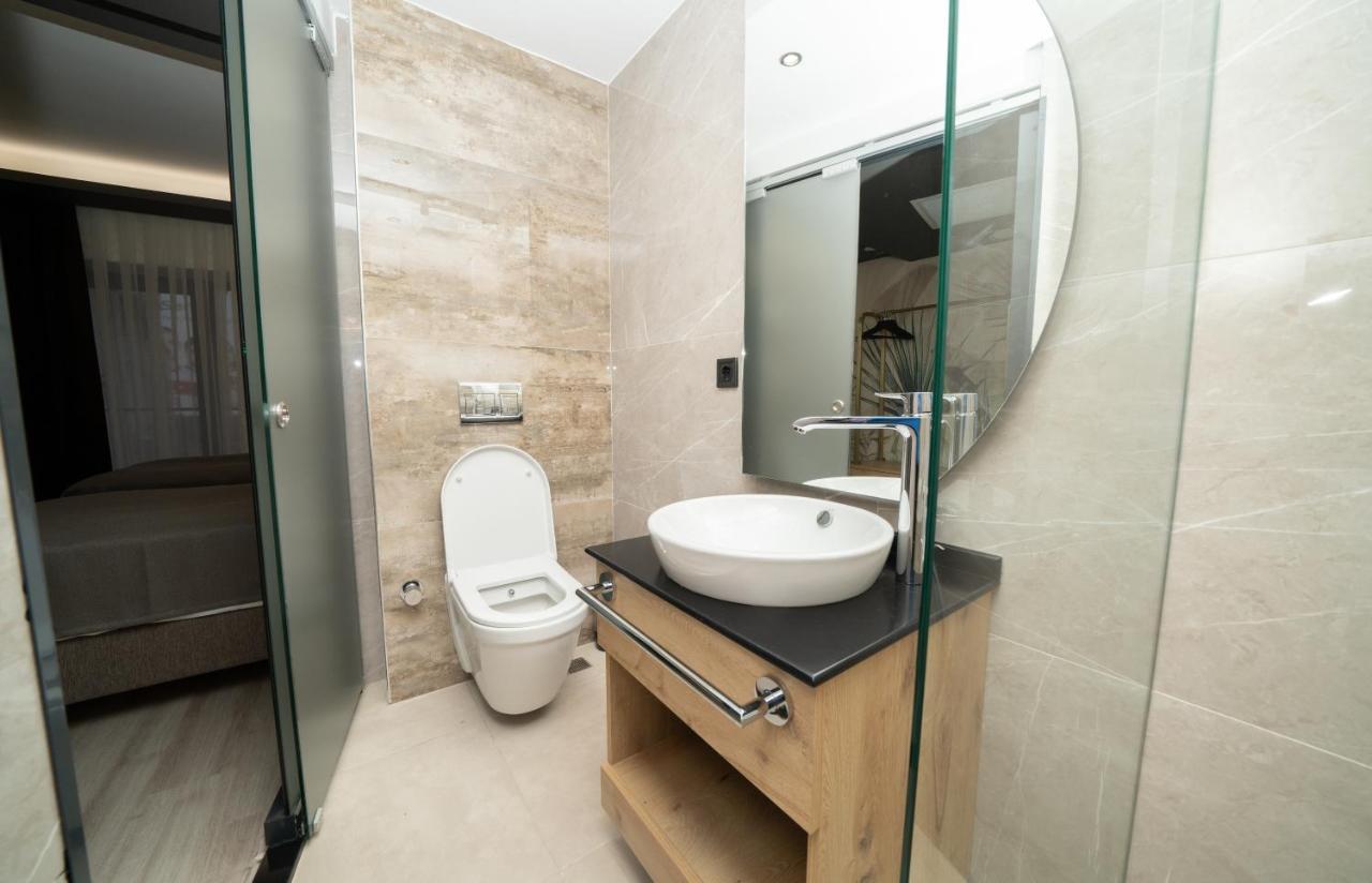 Fama Karakoey Hotel Istanbul Bagian luar foto