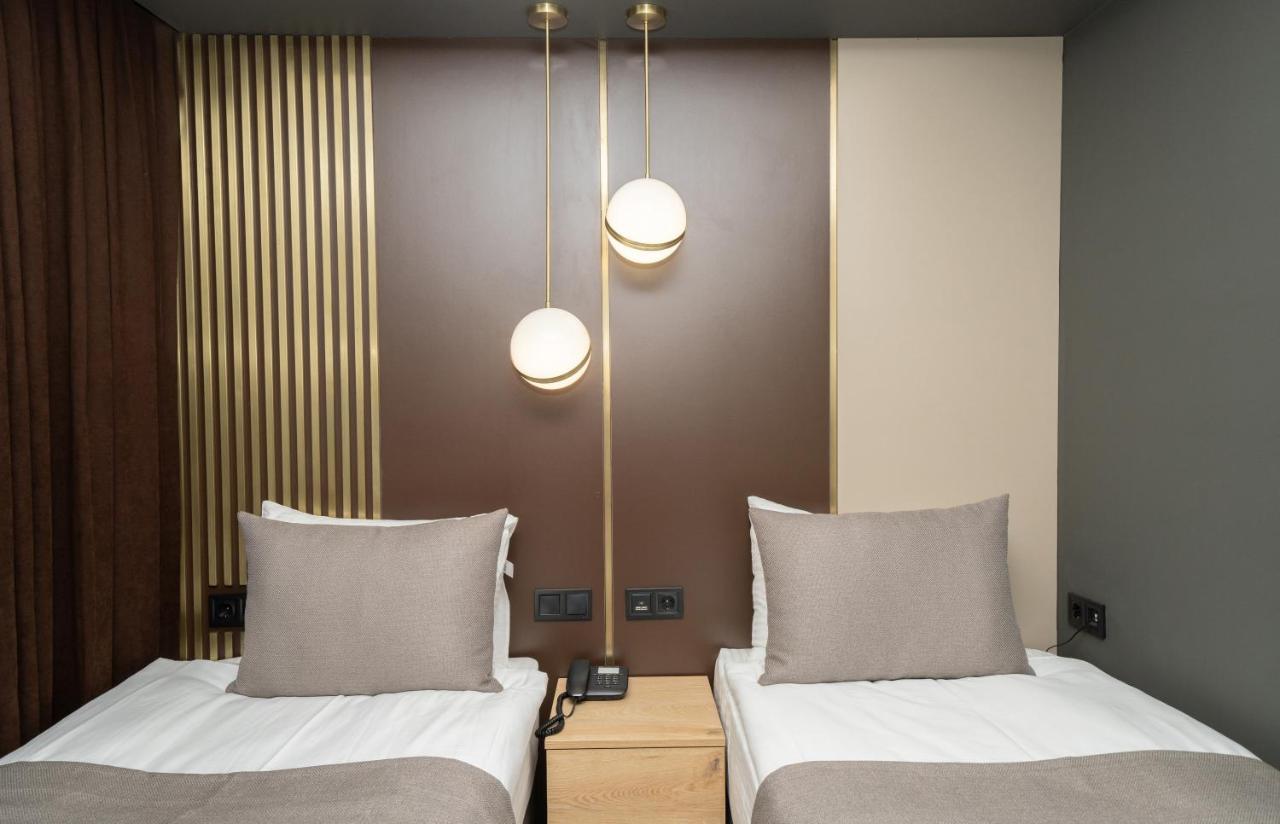 Fama Karakoey Hotel Istanbul Bagian luar foto