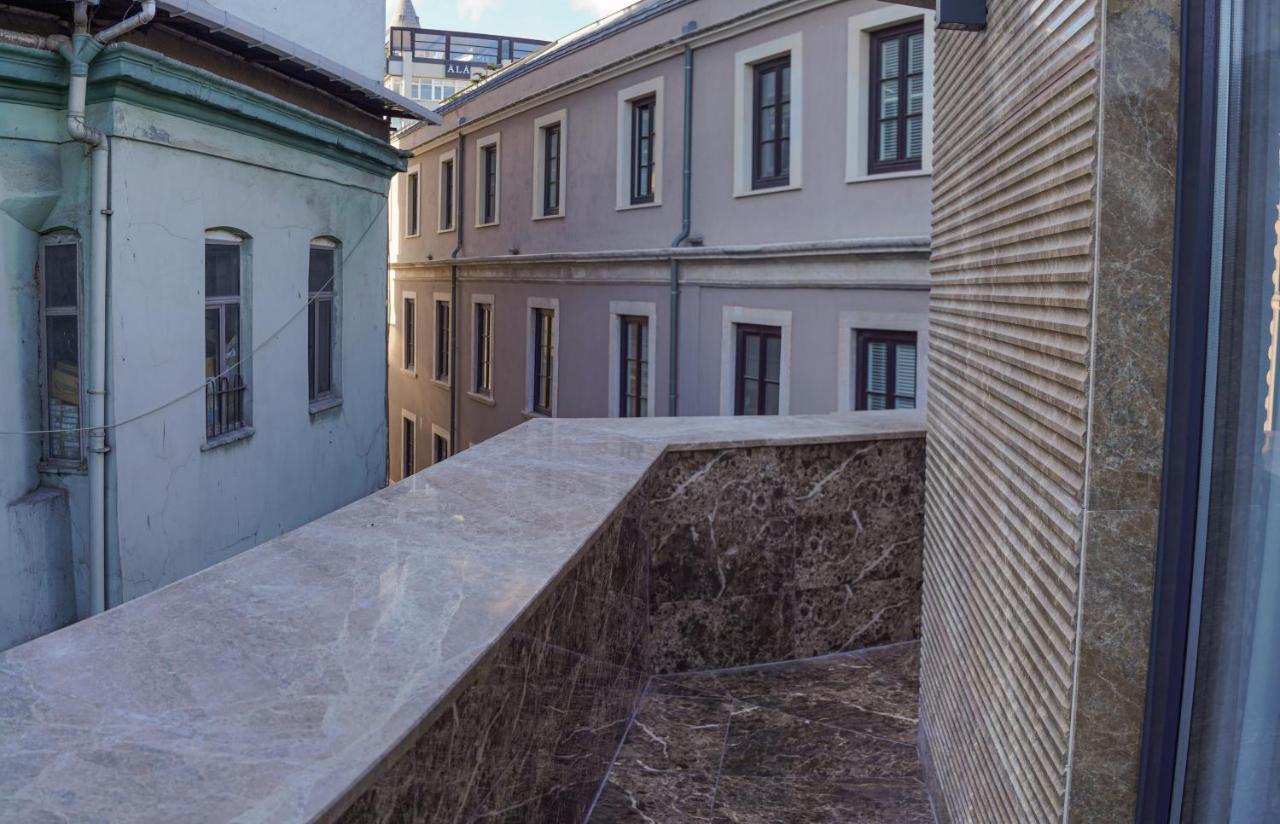 Fama Karakoey Hotel Istanbul Bagian luar foto