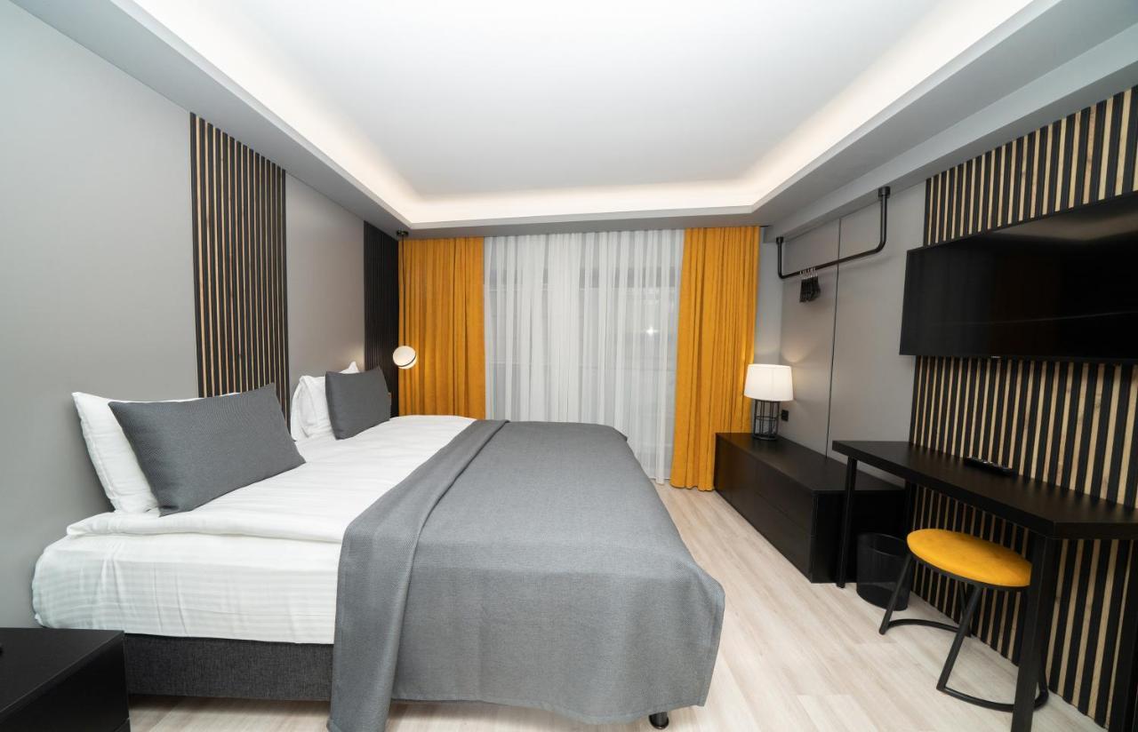 Fama Karakoey Hotel Istanbul Bagian luar foto